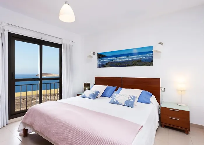 Home2book Sea Front Duplex Apartament